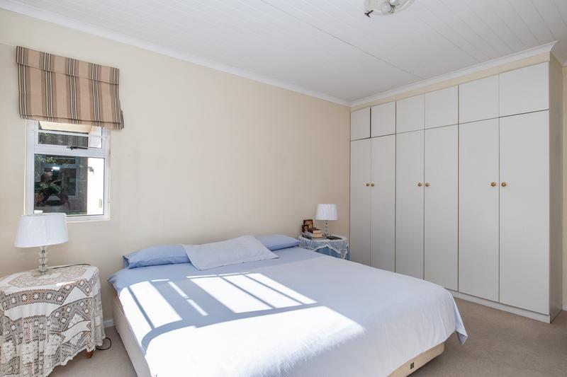 5 Bedroom Property for Sale in Constantia Western Cape